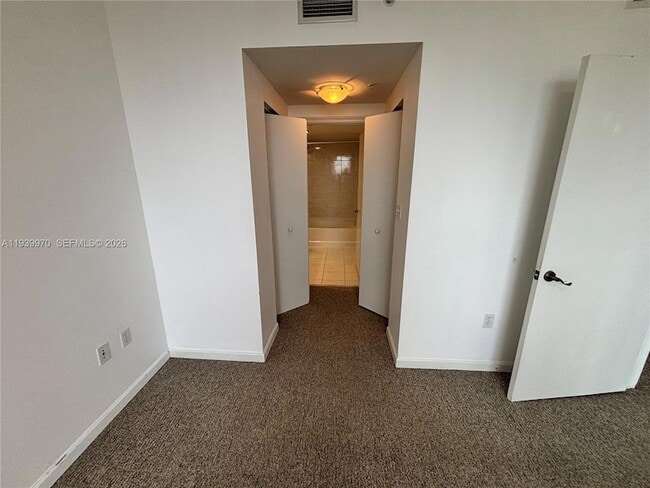 Foto del edificio - 2775 NE 187th St