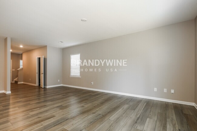 Building Photo - 827 Gelderland Dr