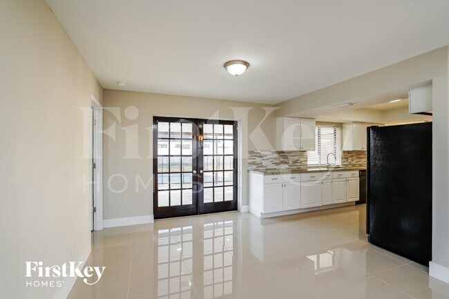 Foto del edificio - 708 NE 7th Terrace