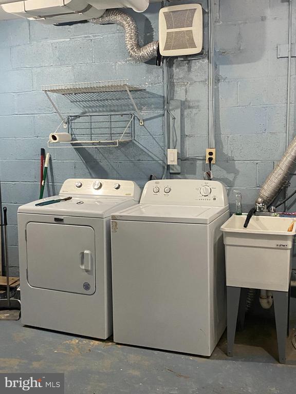 Building Photo - 8326 Glastonbury Ct