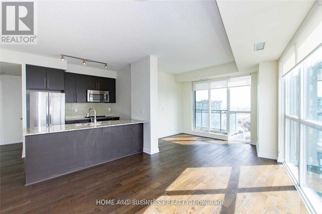 Building Photo - 510-1510 Curran Place