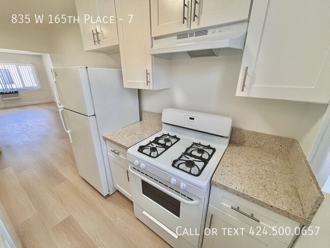 Building Photo - 835 W 165th Pl