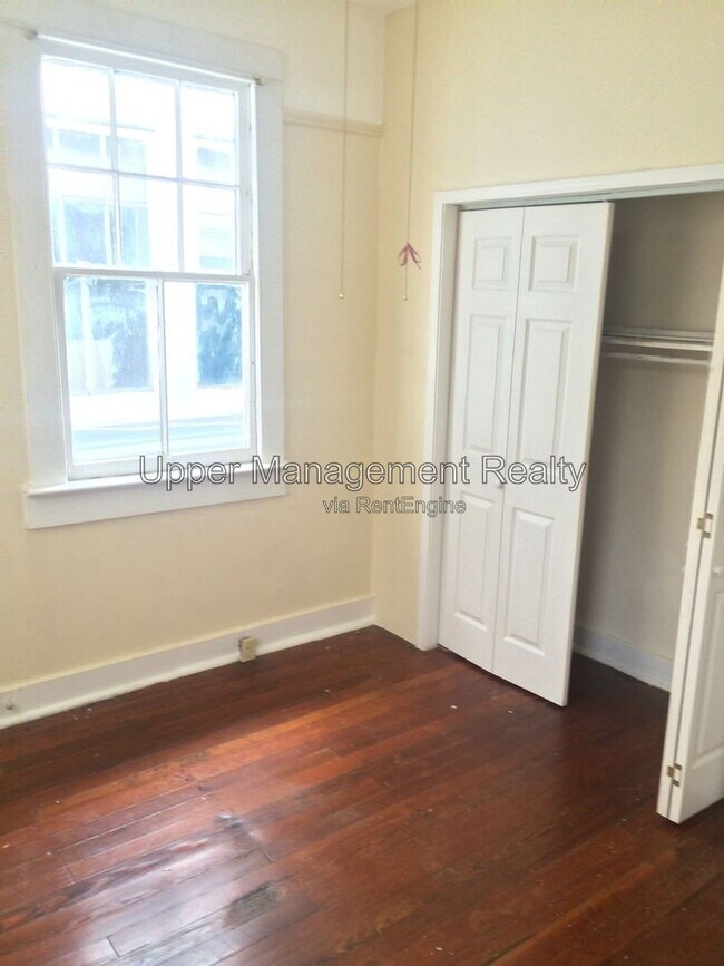 Foto del edificio - 3421 Milan St