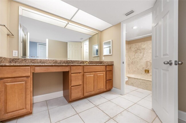 Building Photo - 736 Island Way