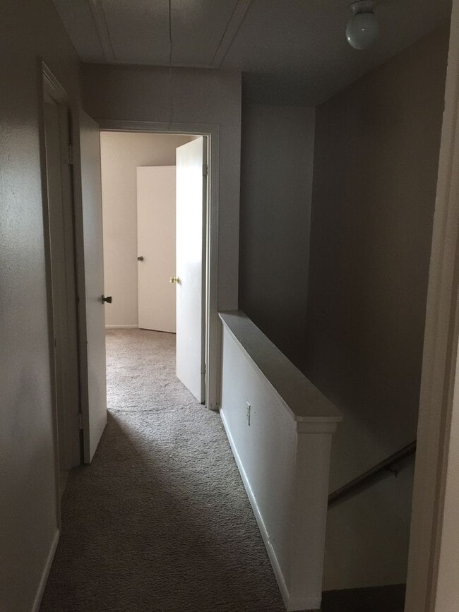 Foto del edificio - 2 bedroom 2 bath town home in a gated comm...