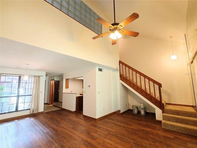 Foto del edificio - 830 SW 56th Terrace