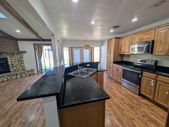 Foto del edificio - 4537 Malik Cresent