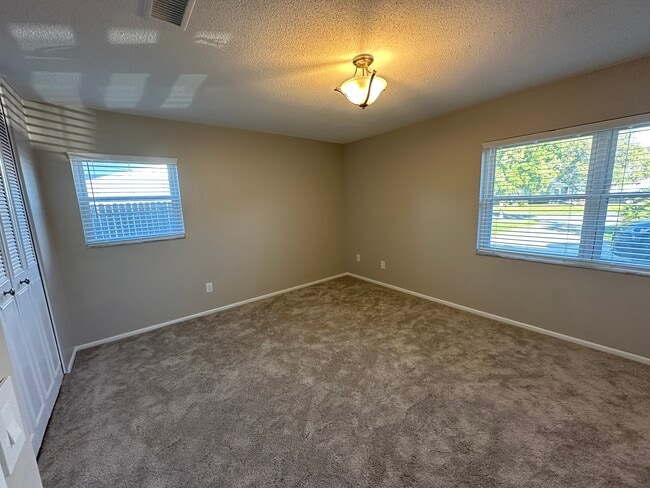 Foto del edificio - 6524 Voltaire Dr