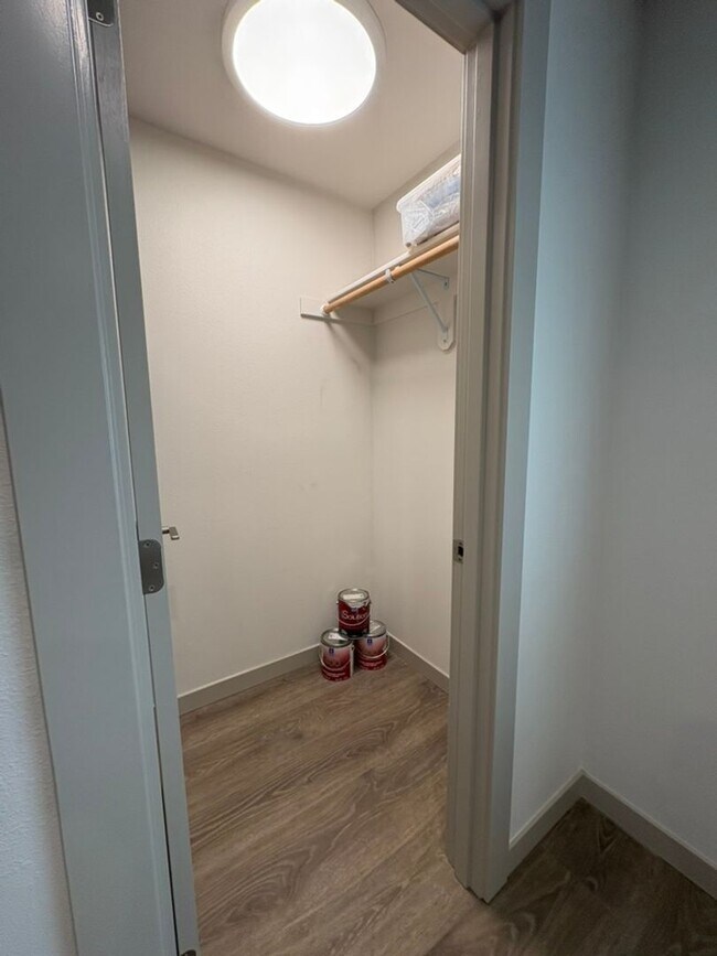 Foto del edificio - 16488 Carter Ct