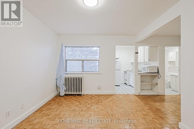Building Photo - 33 Maitland St