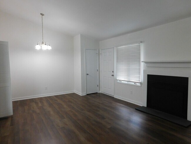 Foto del edificio - 1555 College Way