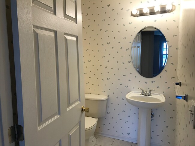 Building Photo - 3036 King Court