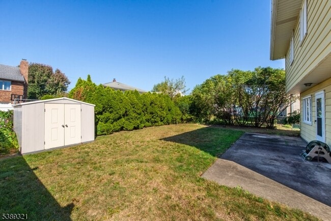 Building Photo - 11 Roehrs Dr