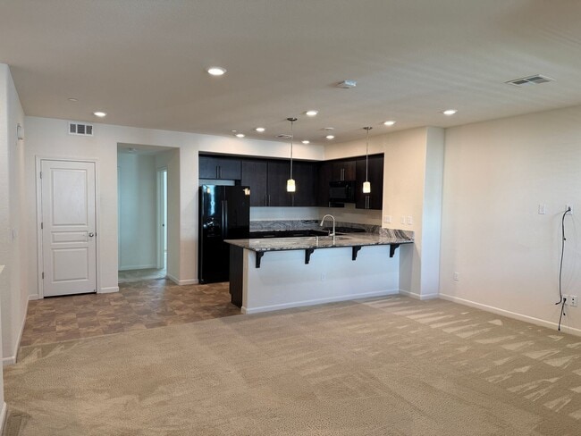 Building Photo - Executive Milpitas Townhome