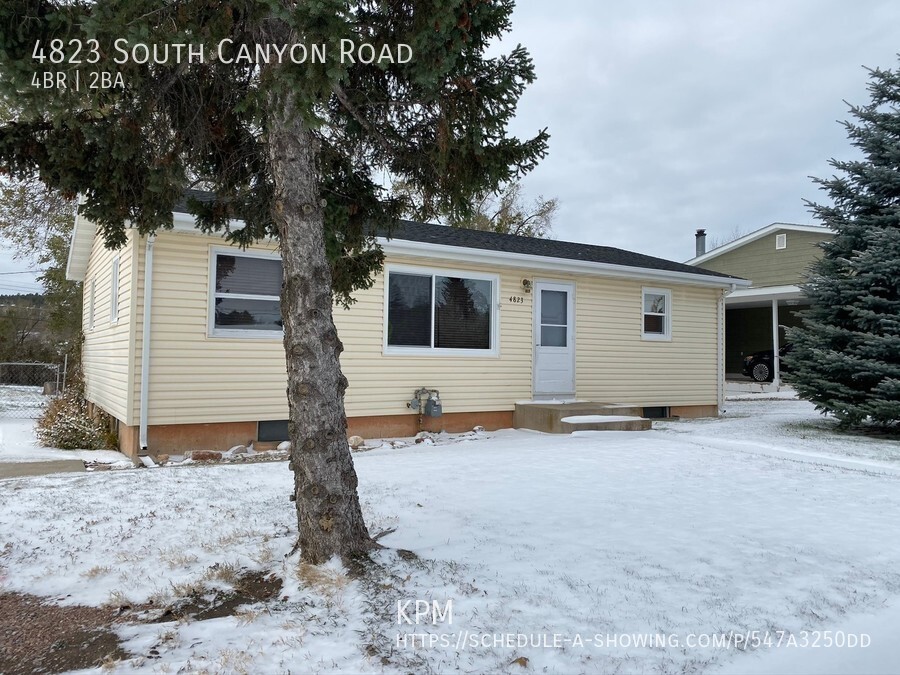 Primary Photo - 4 BEDROOM | 2 BATH | LARGE FENCED IN YARD ...