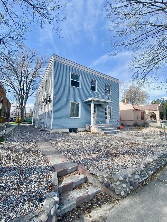 Main View - 138 7th St