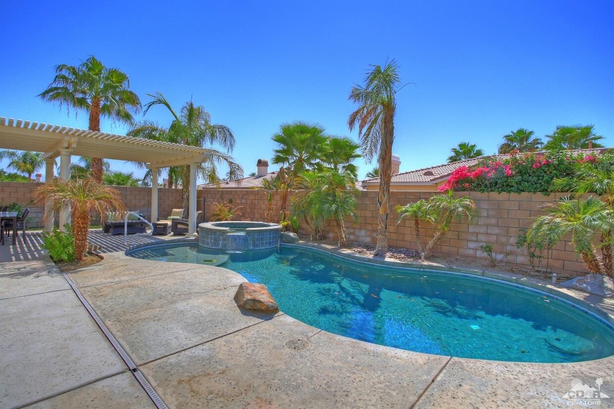 Primary Photo - 79895 Viento Dr