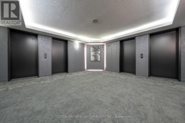 Building Photo - 10 Yonge St