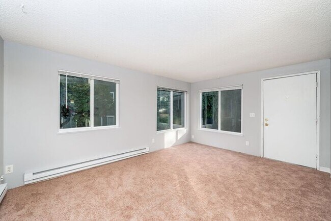 Foto del edificio - 1st Month FREE!!! 1 Bedroom minutes away from Downtown! Pets OK!