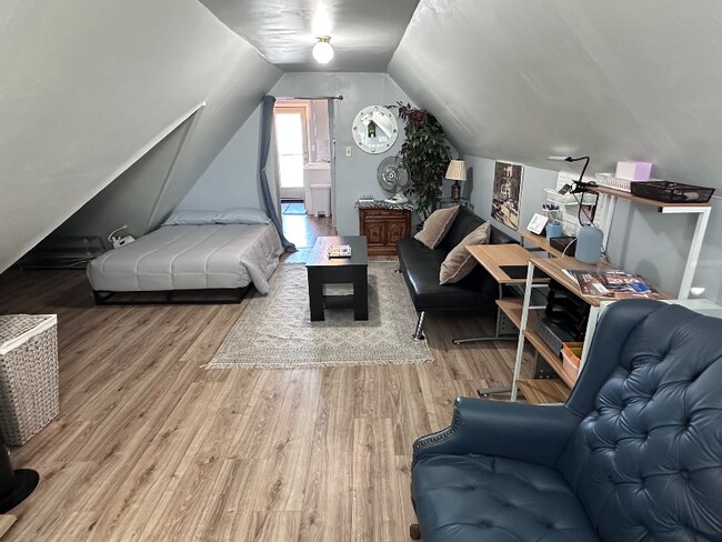 Foto del edificio - 107 Manitoba Ave W