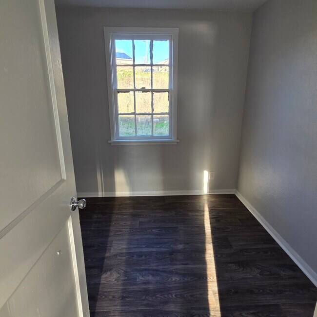 Foto del edificio - 1409 NW Carden Ave