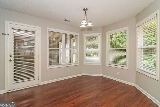 Building Photo - 218 Comet Ct