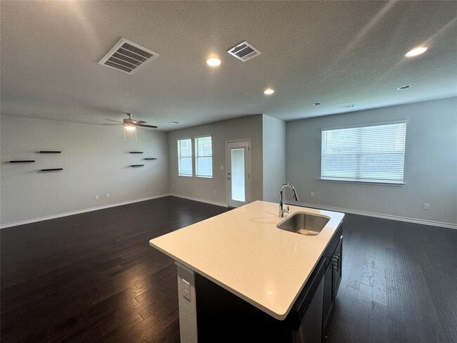 Building Photo - 361 Silktassel Way