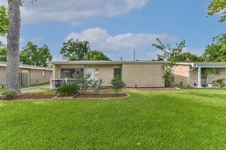 Building Photo - 1124 Helen Dr