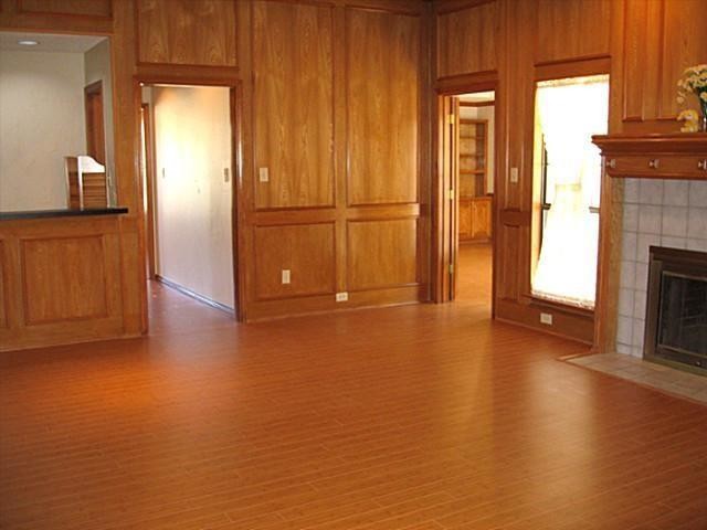 Building Photo - 2300 Cardinal Dr