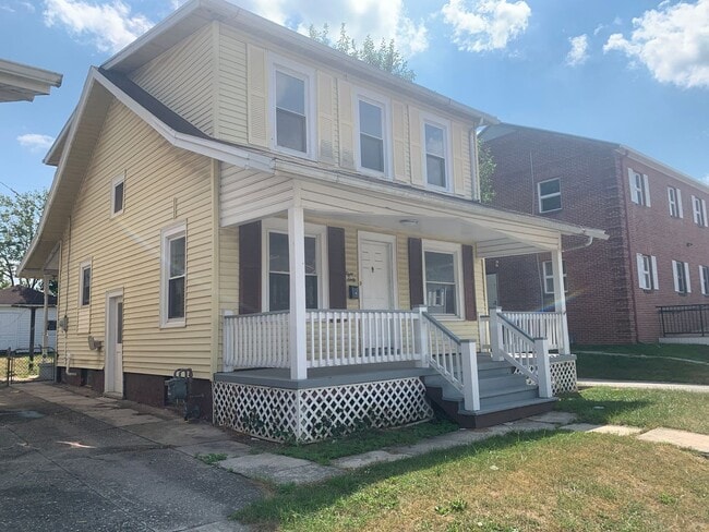 Building Photo - 2 Bedroom Detached House-East End York City