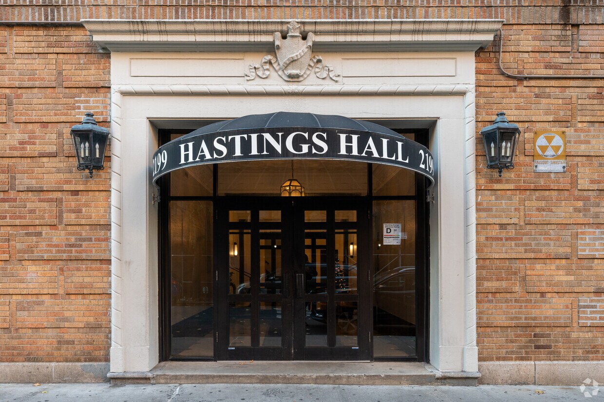 Entrance Photo - 2199 Holland Ave