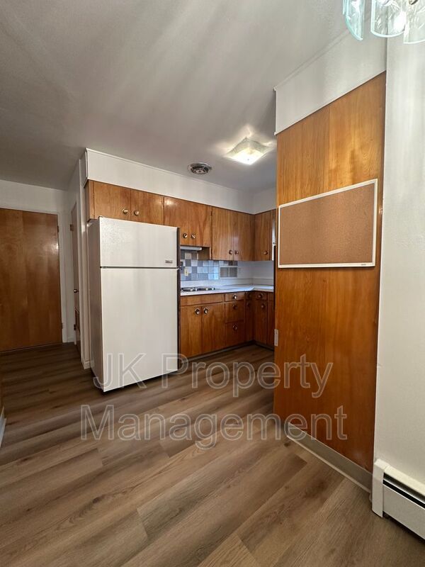 Building Photo - 15 11th St S