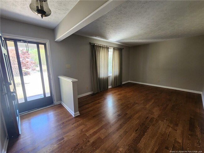 Foto del edificio - 1508 Darvel Ave