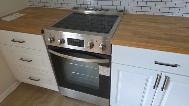 Building Photo - 57 Lawrence St