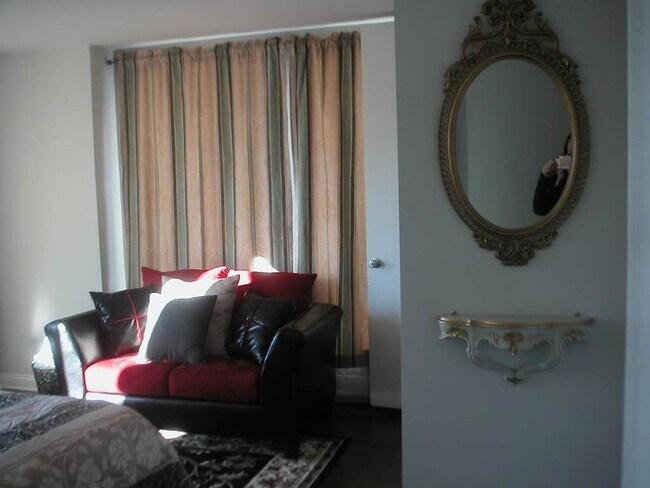 Foto del edificio - 1400 E 55th Pl