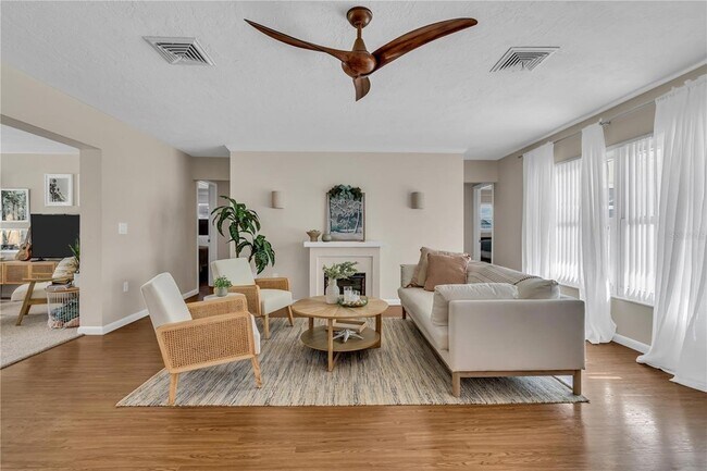 Building Photo - 2449 Breakwater Cir