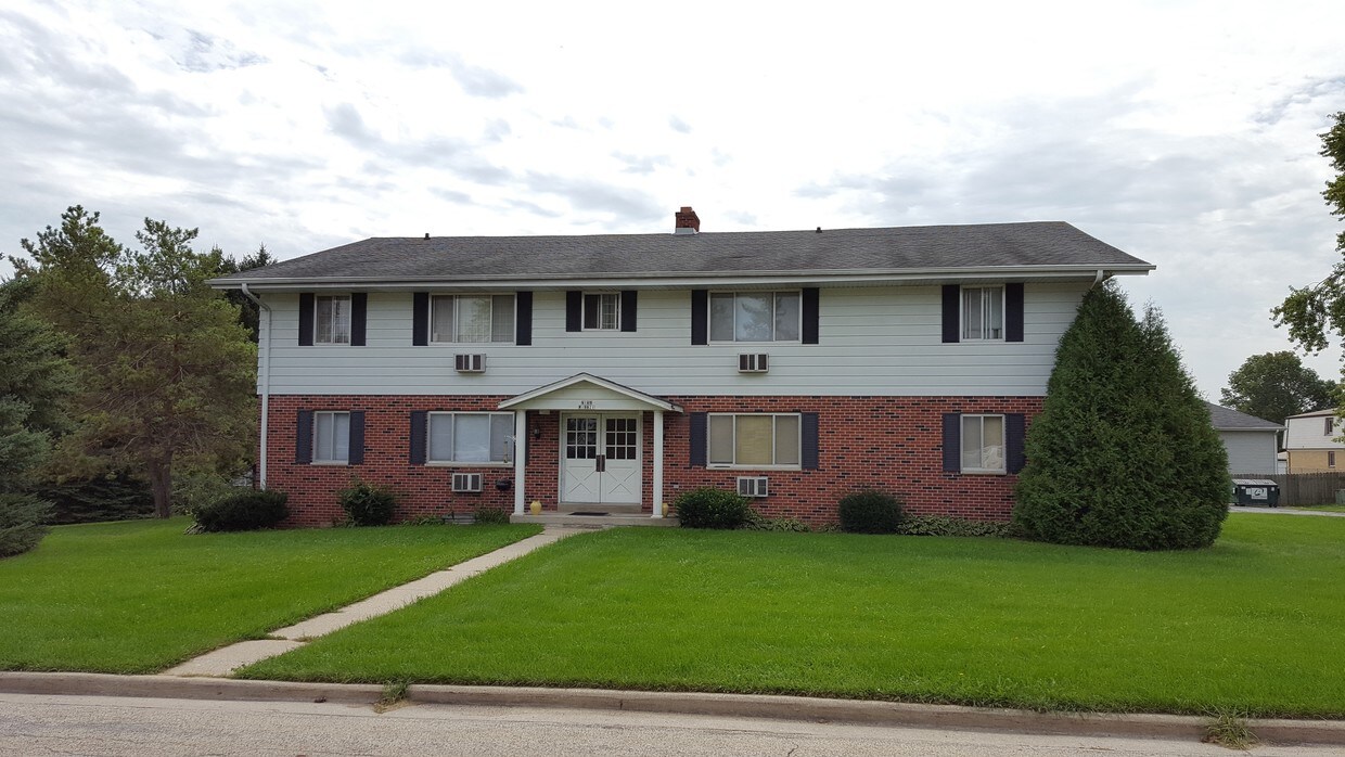 N169W19821 Chestnut Ct, Jackson, WI 53037 Apartments in Jackson, WI