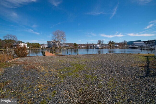 Foto del edificio - 5945 Rockhold Creek Rd