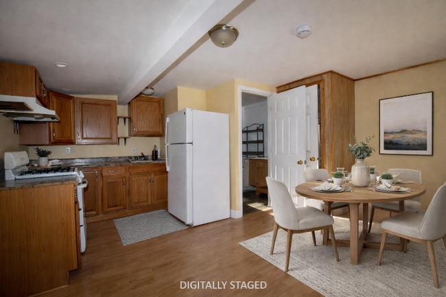 Building Photo - 136 Bridge Rd