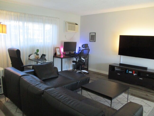 Foto del edificio - Desirable Mission Valley 2Bdr 2BA Condo!