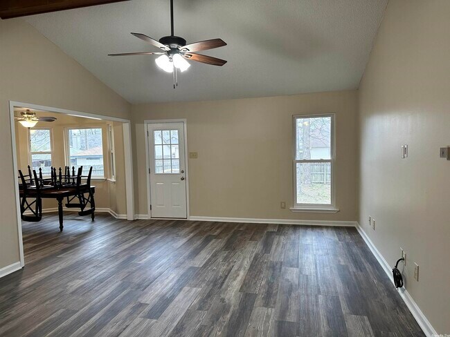Building Photo - 112 Sugar Maple Dr