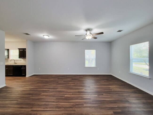 Foto del edificio - 3201 J P Davis Ave