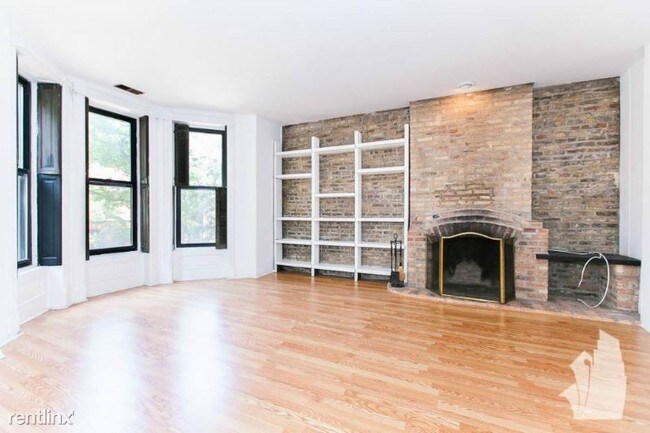 Building Photo - 451 W Belden Ave