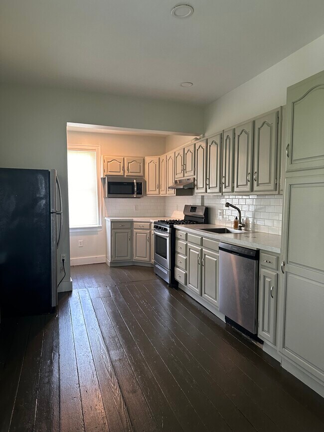 Kitchen - 1331 Main St