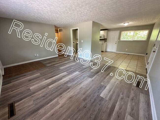 Foto del edificio - 3 Bed 1 bath