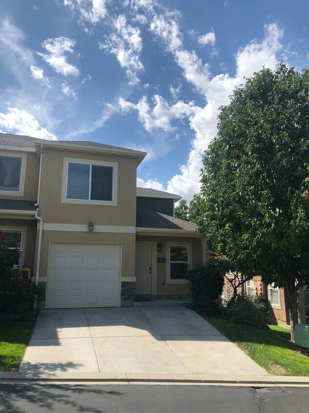 Foto principal - 5043 W Slate St