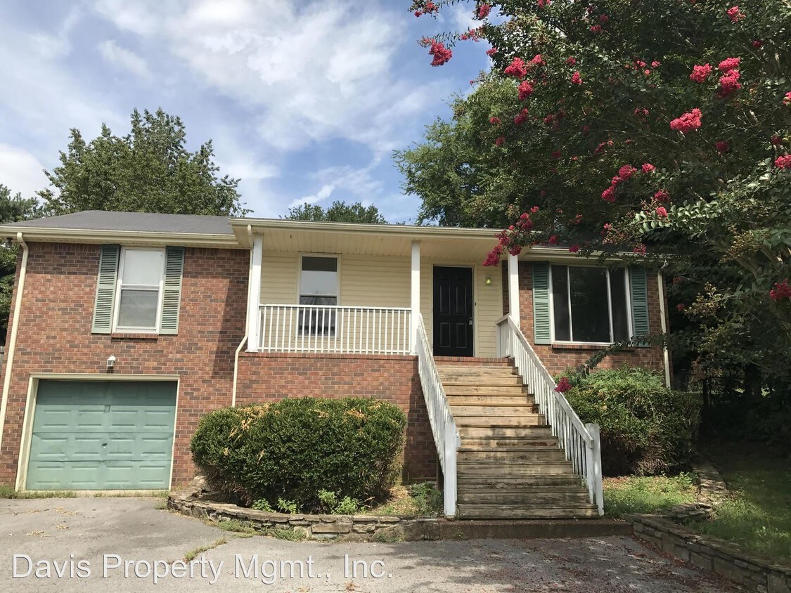 Foto principal - 3 br, 2 bath House - 3242 Trails End Lane
