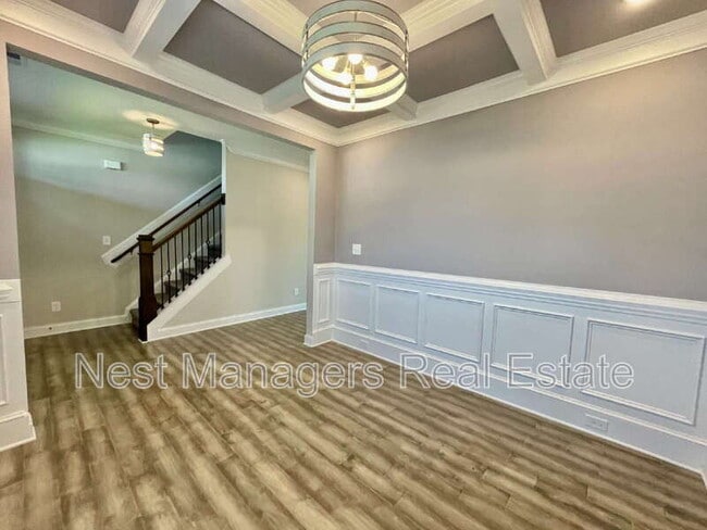 Building Photo - 5344 Debut Ave