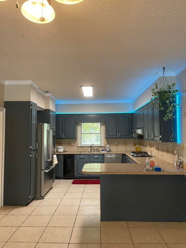 Building Photo - 4901 Meadowood Cir