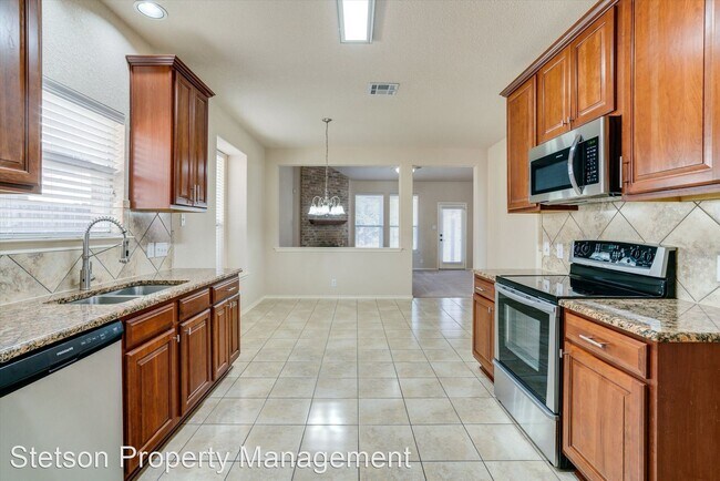 Foto del edificio - 4 br, 2.5 bath House - 502 Glacial Stream ...